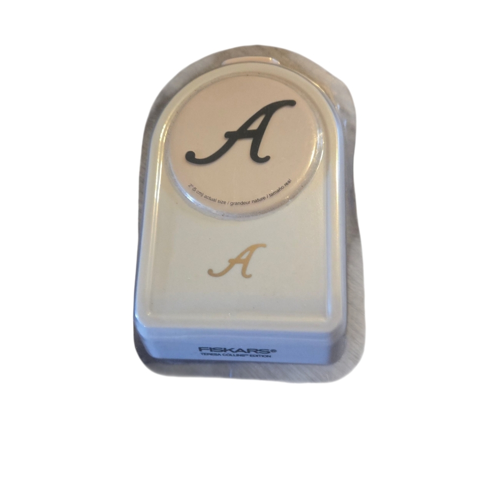 Fiskars Cream Monogram Punch